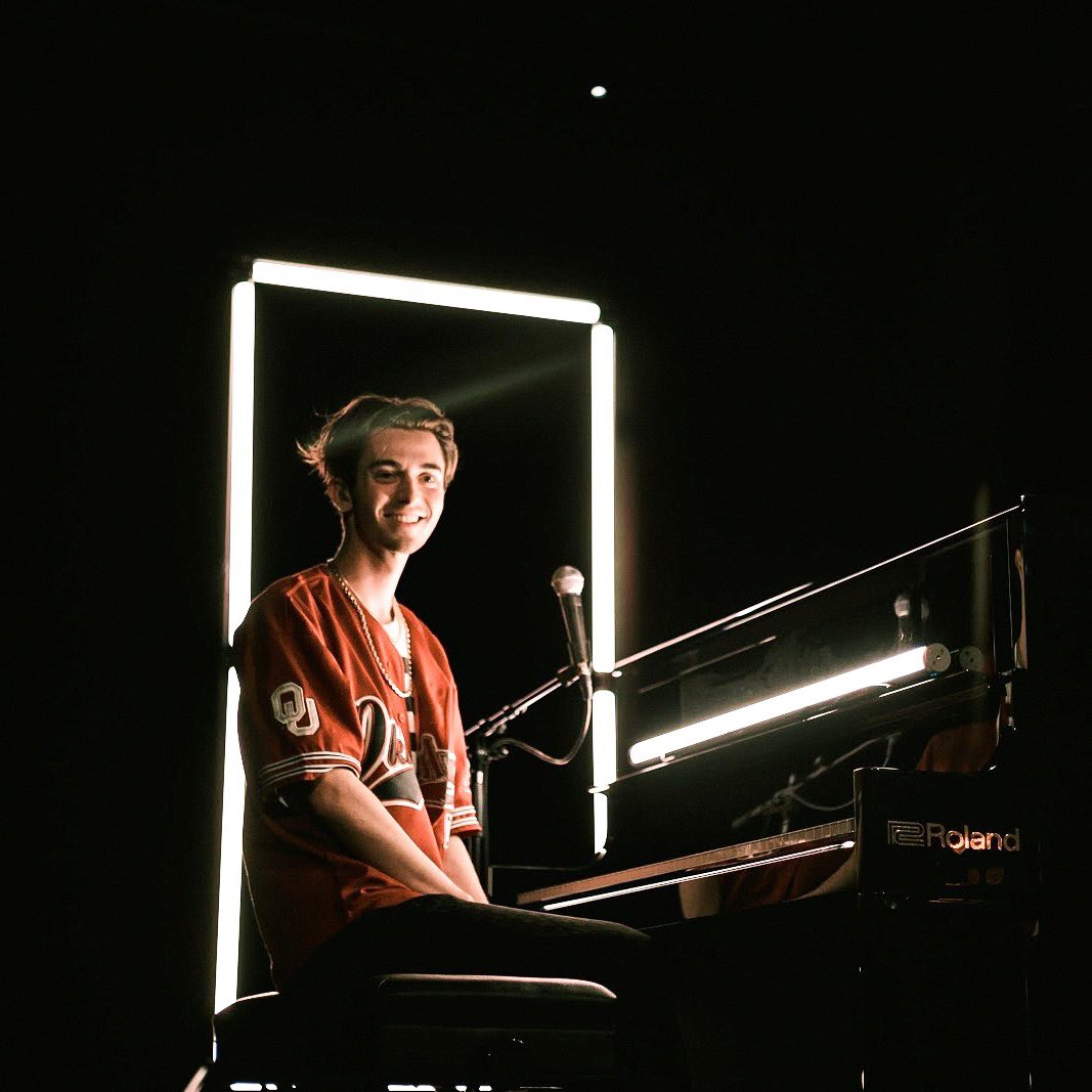 105 shows this year and I cannot believe it. Thank you to every single one of you for buying a ticket and making me believe that I’m right where I belong: on stage. I’ll keep singing for you until the day I die. See you in 2020 punks x.