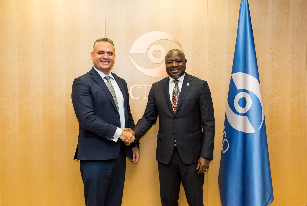 CTBTO's tweet photo. Good exchange between CTBTO head @SinaZerbo & #NewZealand's Parliamentary Under-Secretary of Foreign Affairs @FletcherNZFirst on #PIF2019 & the importance of education & sustaining momentum to support #PacificIsland nations joining the #nuclear test ban treaty. #CTBT https://t.co/vuFWvxHqfB