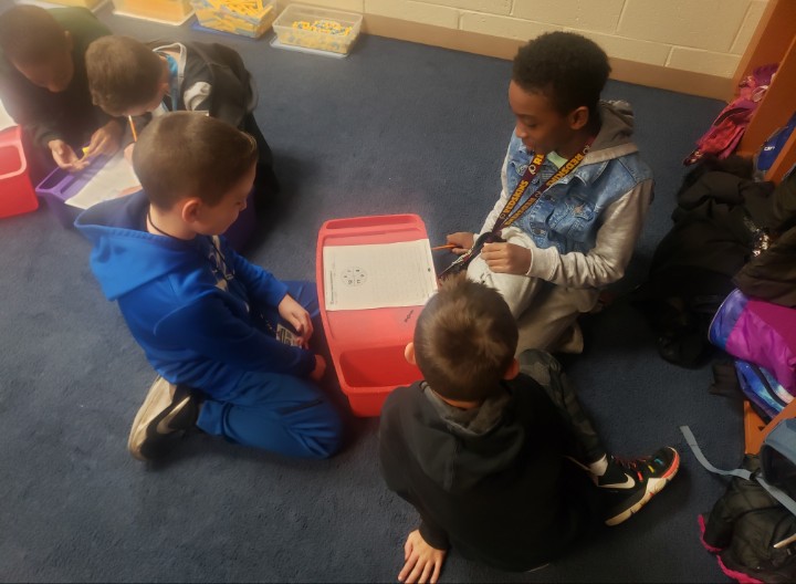 CedarLaneAppo's tweet photo. Our families and their students were engaged in math activities/games in Ms. Brown's 4th grade class! #EdShowcase #CLEleaders #AppoSchools https://t.co/eiMwwdha3Q