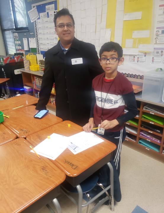CedarLaneAppo's tweet photo. Our families and their students were engaged in math activities/games in Ms. Brown's 4th grade class! #EdShowcase #CLEleaders #AppoSchools https://t.co/eiMwwdha3Q