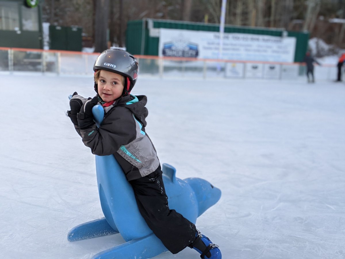 Have you experienced the Tahoe City Ice Rink this season? Join @TahoeCityPUD for an affordable family experience. The Ice Rink is open daily from 10am-8pm. Stop by this week to purchase your season passes and enjoy unlimited ice skating in Tahoe City! ☃️⛸️