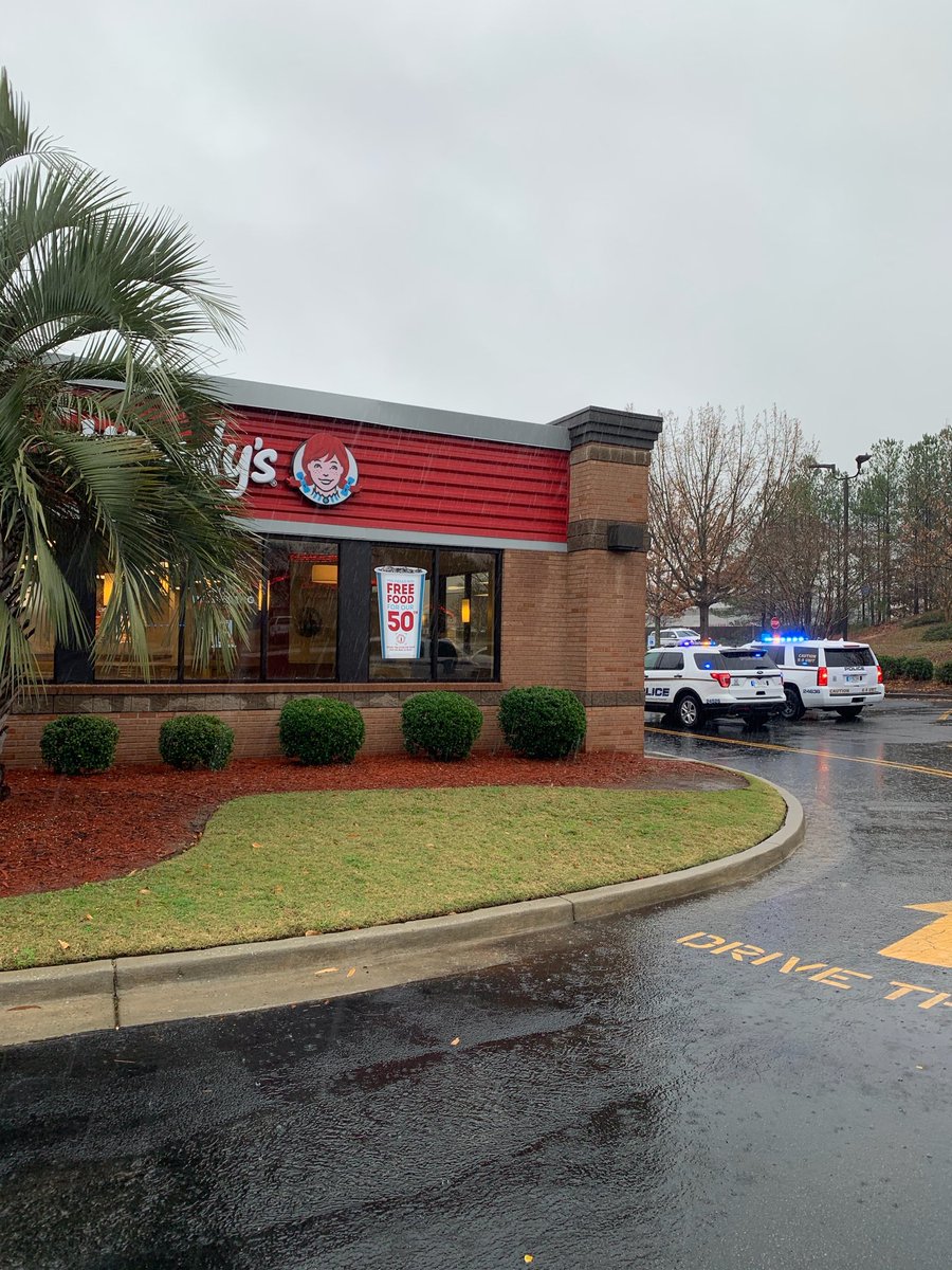 #CPDSCInvestigates: Armed robbery at the Wendy’s restaurant at 5340 Forest Drive. Officers are working to get a description of the suspect. No reported injuries. Call 1-888-CRIME-SC w/tips.