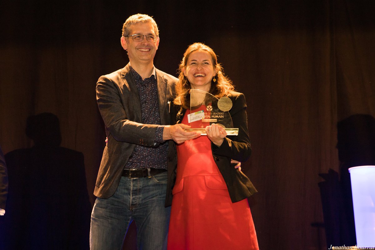 AI France tweet media