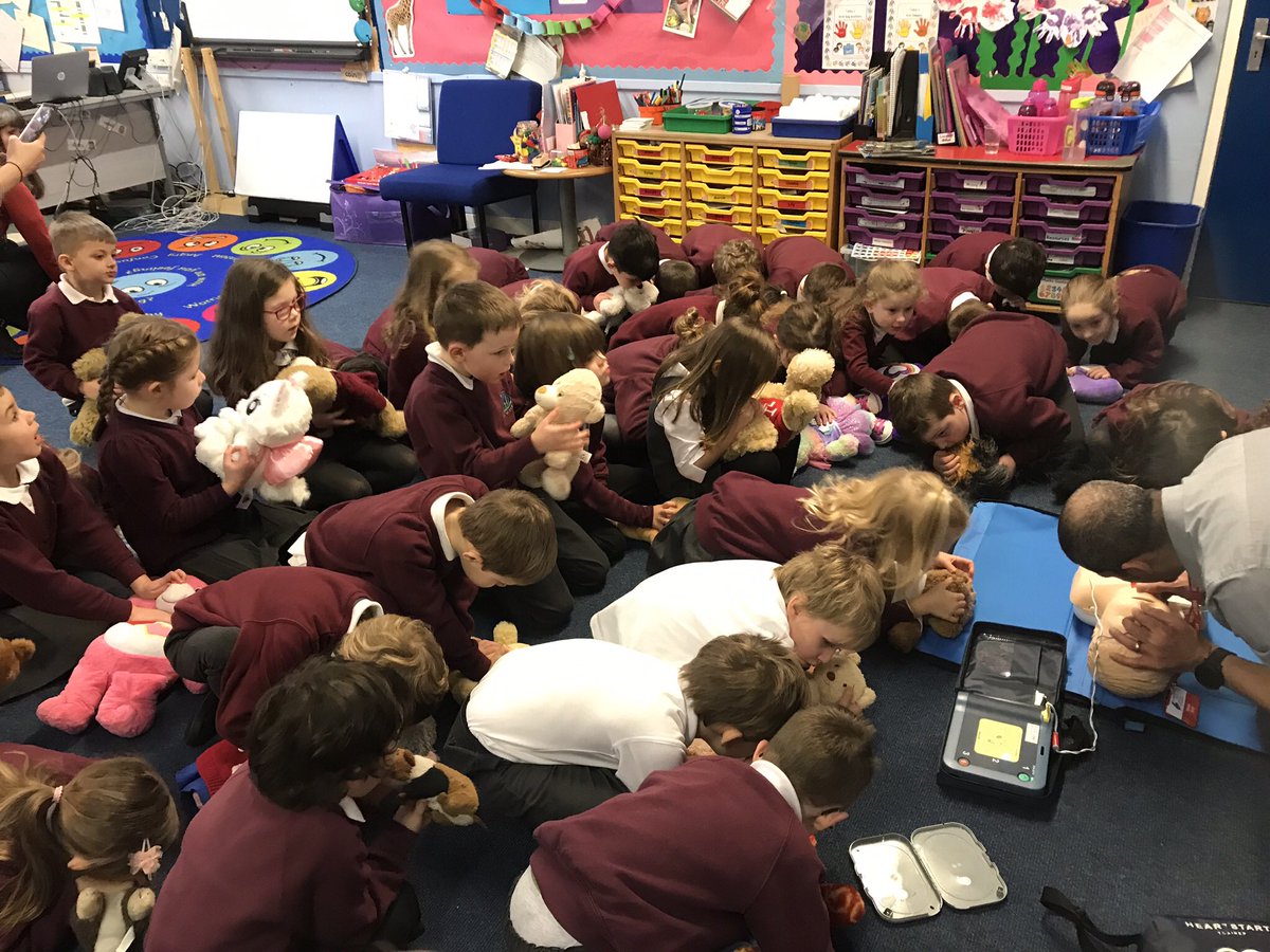 Teddy CPR in P1 &amp; P1/2 <a href="/DrakiesPS/">Drakies Primary</a> this morning!A fantastic final visit from our parent visitors to tell is about their jobs.Thank you so much to all the parents who came to see us,we have learnt so much &amp; had loads of fun! #teddyCPR #DYWICH #learningaboutjobs #parentengagement
