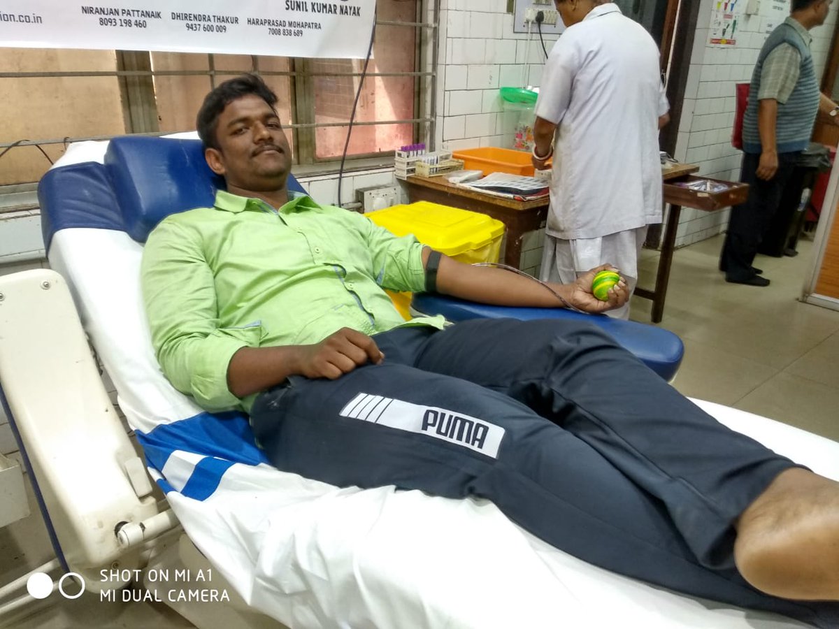 MrSagarSwain1's tweet photo. Today is real hero ratikanta dinner a+ blood capital hospital blood bank ..Poor people ..
#bloodmatter
#rarecase 
#Odishablooddonner 
#blooddonner 
#love
#poorpeaple 
#jayjagannath https://t.co/Yv4nxXGjao