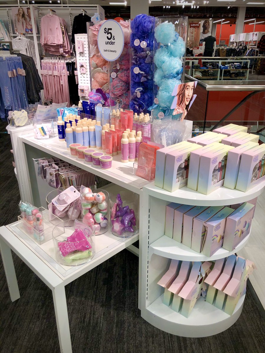 #MoreThanMagic deep fills and remerch today!! ✨🙌✨ looking to drive these #BigBet sales 8 days before #Christmas! 🎄 #fashion #loungewear #tween #target #targetstyle #visual