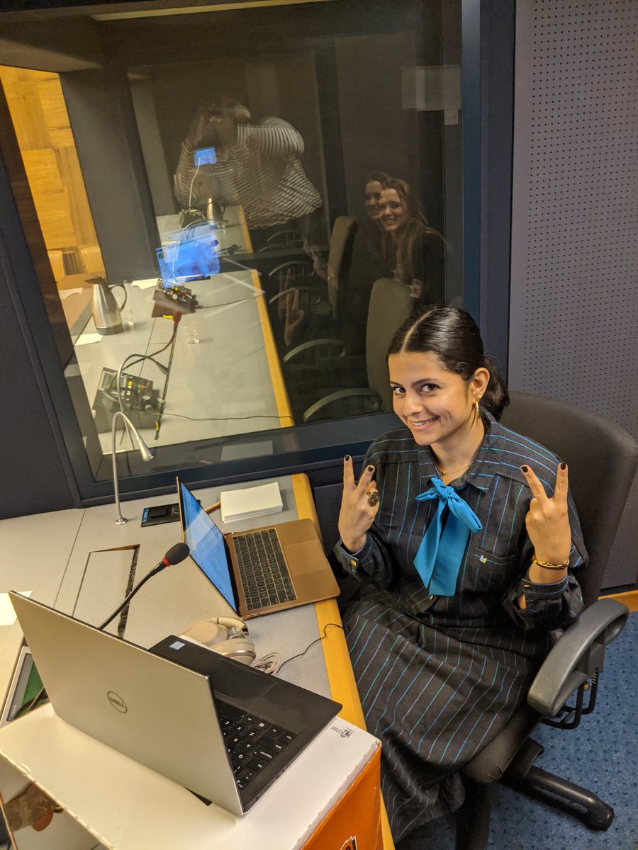 GrnRefugees's tweet photo. This is how @sanasyr6 preps for interviews. Watch this space for her wonderful interview with @euronews and her inspiring answer to the question, "Did the system fail you?"
#RefugeeForum https://t.co/CFJKuYAoHe