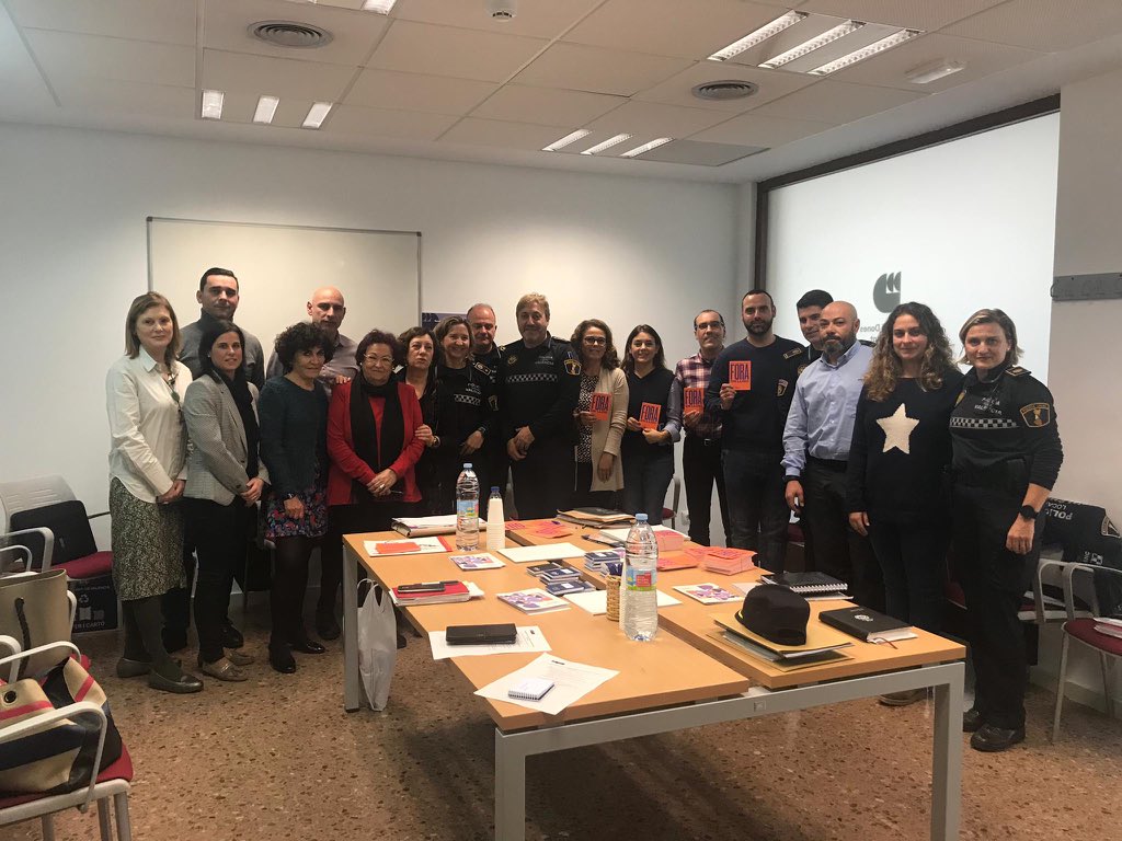 Reunión de coordinación del dispositivo especial Nochevieja. 
A iniciativa de la Concejalía de Igualdad y Políticas de Género y LGTBI del <a href="/AjuntamentVLC/">Ajuntament València</a> , se ha promovido la instalación de dos Puntos Violeta atendidos por equipo psicológico de la Asociacion CAVAS #SinunSiesNo