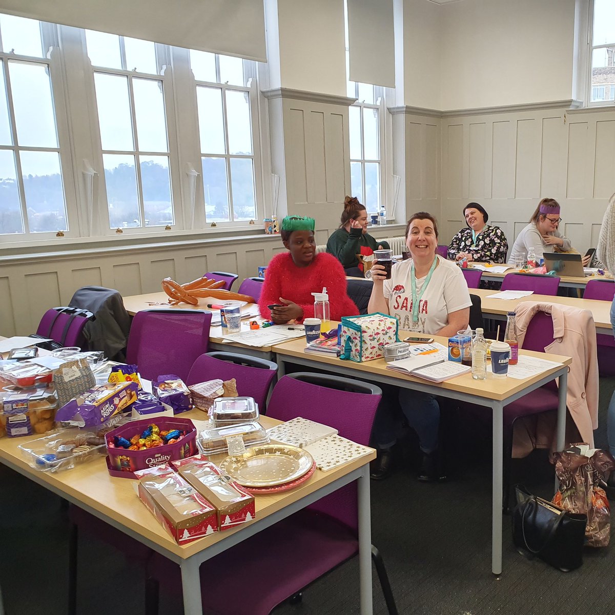 Festive fuddle for our last day before hols, in the middle of A&P wk 2, needed the sugar 🤶🎅 @st_helenas_uni #TNA