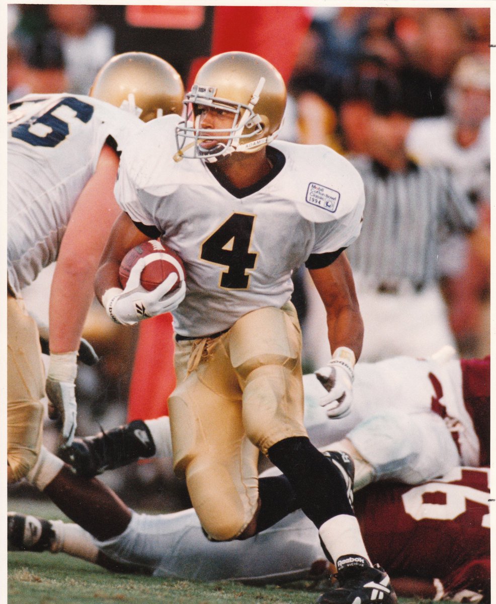 EgtTour's tweet photo. Join our friend #Irish Legend #Ireland #LeeBecton . #GoIrish ☘️🏈 #Irish v #Navy game 2020 7 NIGHTS 5 STAR GOLF EXPERIENCE (Visit us more info) https://t.co/D8nHdy9mH3 #golf @EchoesFromND #WednesdayMotivation #linksgolf @GoToIrelandUS #LousLads #charitytuesday @IrishEcho https://t.co/DssnfmKAWS