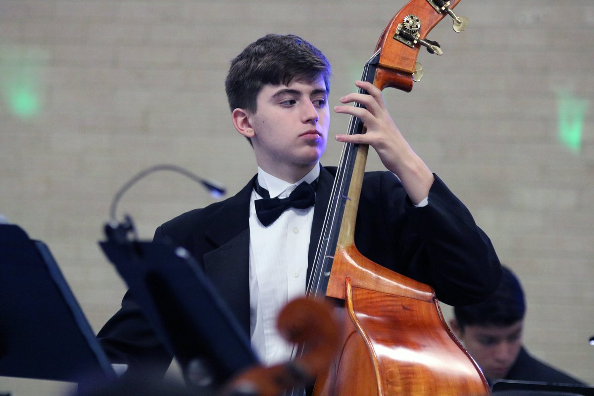 JJHS_JOURNALISM's tweet photo. Holiday scenes from the @NISDJay/@NISDJaySEA @JayOrchestra Christmas concert last night . . .
📸- Abby Martinez
@NISD @NISD_FineArts @tcujewel @texasteacher68 @BigDoza51 @bbaiza242 @tcuellarNISD https://t.co/eUHvcMLFbv