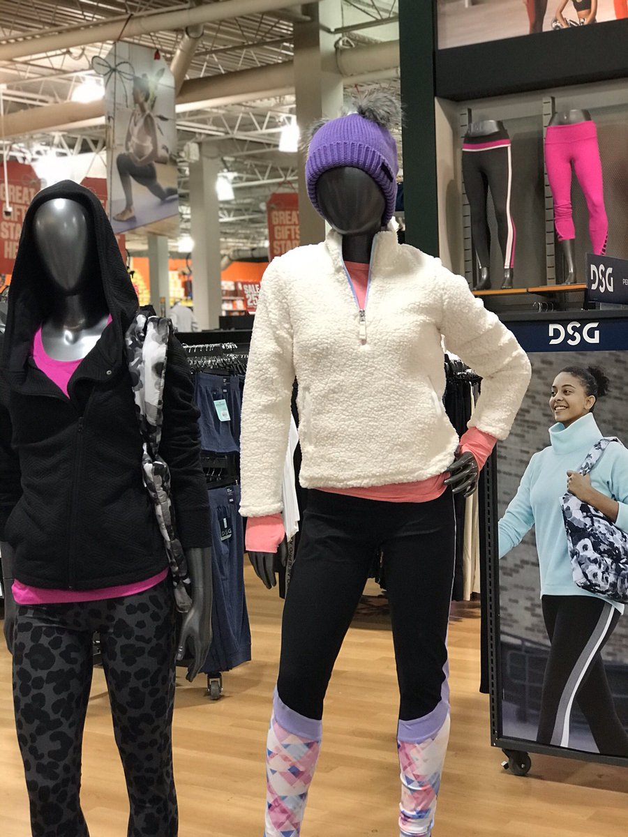 classymommy's tweet photo. Love the DSG athleisure line from @DICKS - affordable, stylish, for the entire family & 1 percent goes back to Sports Matter to help kids( their philanthropic organization ) #magicofsports #unwrapthemagic https://t.co/ruEnbdLWZx
