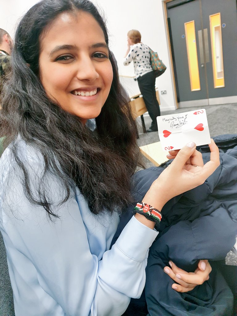 ajavestro's tweet photo. #MASC2019 Plenary speaker @ProfDaveLeigh sharing a little bit of science inspiration &amp; magic with #AvestroGroup final yr BSc project student Ruhee @ChemistryatYork #MolMatYork 😊 https://t.co/IQucv1FfNE