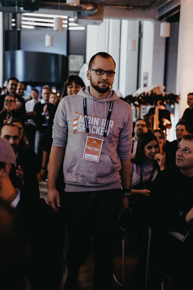 Einlauf von Team <a href="/rat_trip/">TripRatR | Erfahrungen teilen. Trip genießen.</a> in #digitalbase in Berlin