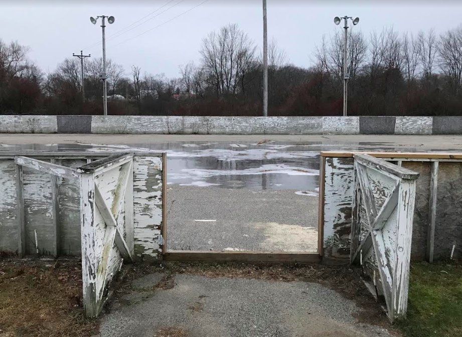 This little story starts twenty-five years ago in 1994.The Cornelia Warren foundation, founded in 1925 by the daughter of a local industrialist, invests $35k (or $60k in 2019 dollars) into retrofitting a popular outdoor rink in Westbrook, Maine for year-round use.  #mesoccer