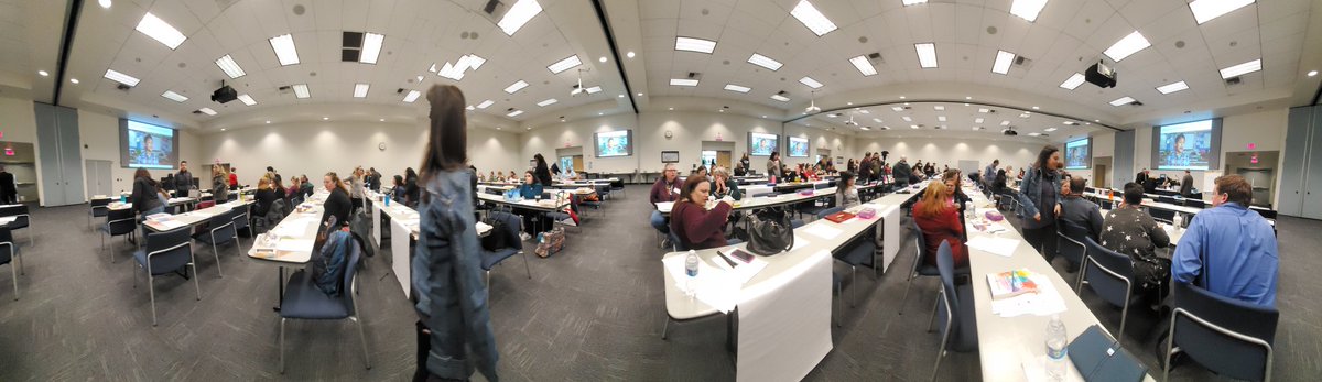 AyeLilLass's tweet photo. A room full of excited learners with @joboaler at VCOE! The Limitless Minds are growing! #simischools are representing! https://t.co/53IPi3yvhM