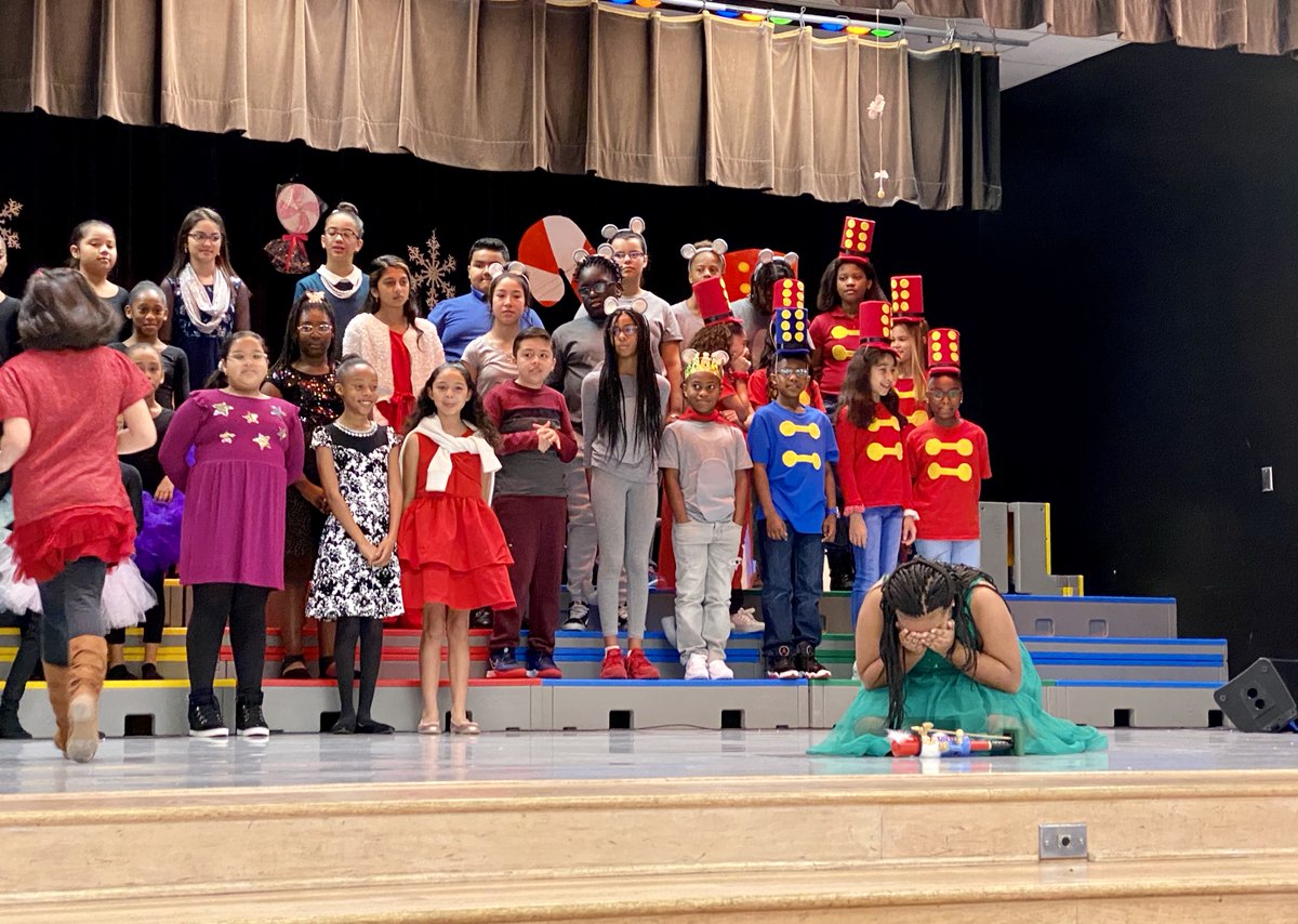 JeterElem's tweet photo. DJE proudly presents the Nutcracker! Our actors, singers, and dancers did an incredible job! They told the story of the Nutcracker through song and dance and we are so proud of them!! #JaguarPride #PawsUp 🐾 https://t.co/Wc43tLEc3a