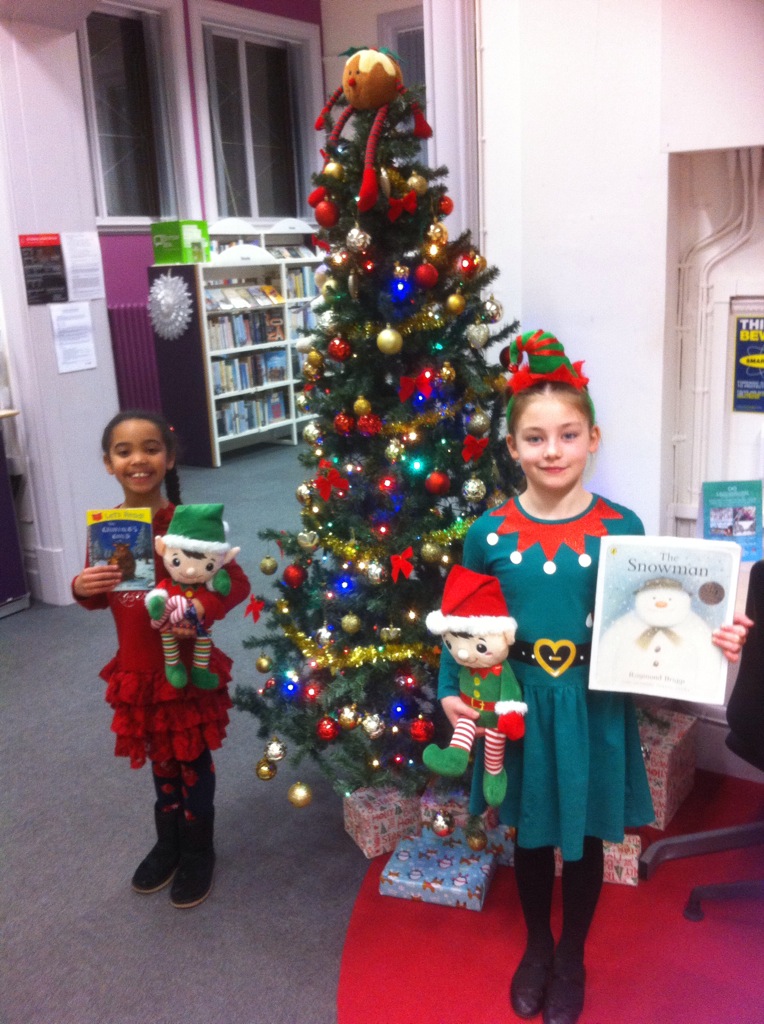 Chicklitlibrary's tweet image. Very festive at #ThattoHeath library as the girls pick their festive reads!!!