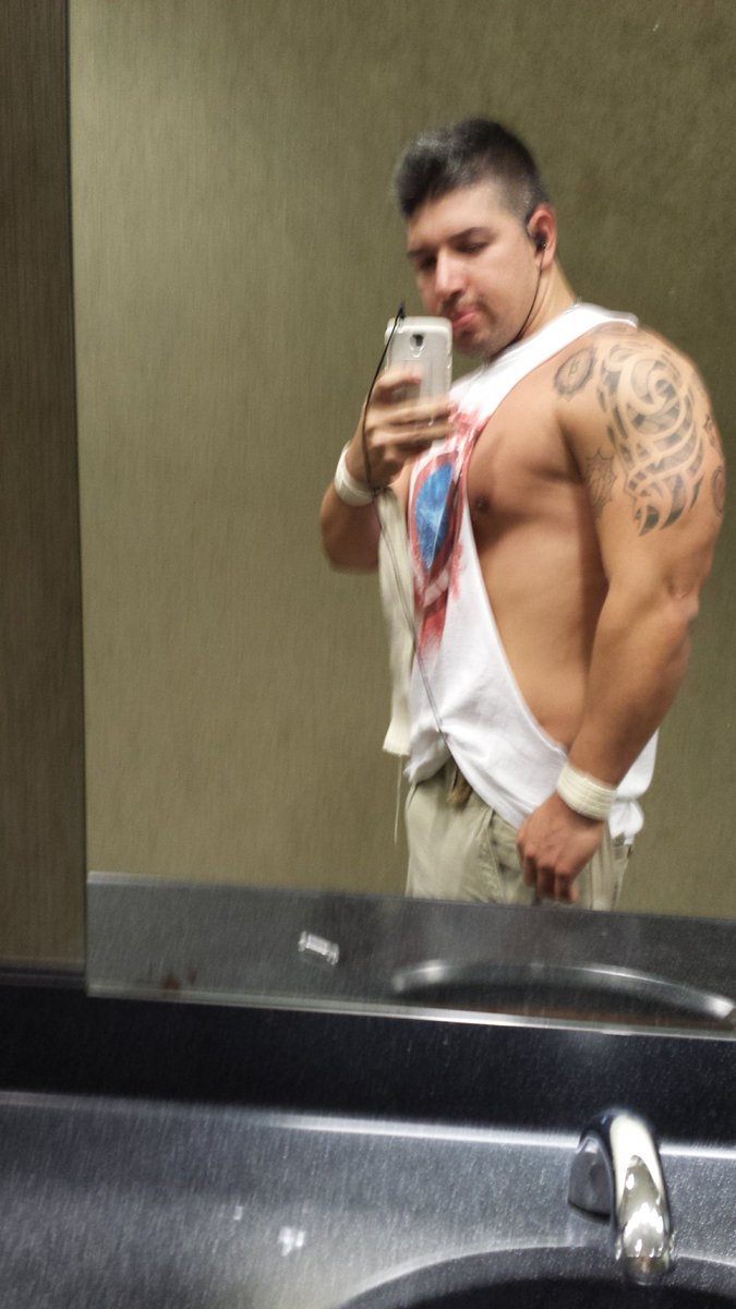 vj31385's tweet photo. time to workout https://t.co/CunpZPegyo