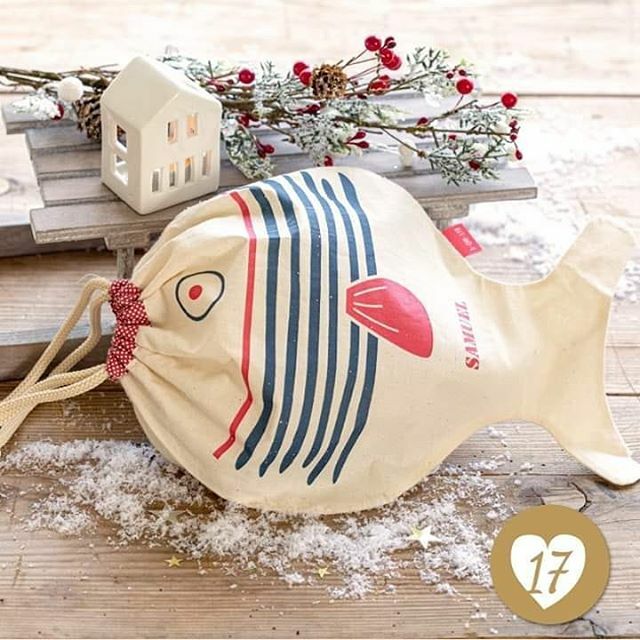 aquis_fr's tweet photo. 🐟 Jour 17 : J'peux pas, j'ai piscine ! 🐟
Le petit cadeau personnalisé et utile à tous les nageurs ! 🔹 2 sacs à maillot de bain mouillé sont à gagner par tirage au sort parmi les joyeux commentaires le 19/12/2019 🍀

#piscine #cadeauxoriginaux #ideecadeau #noel #noel2019 #… https://t.co/1anwWnbDqn