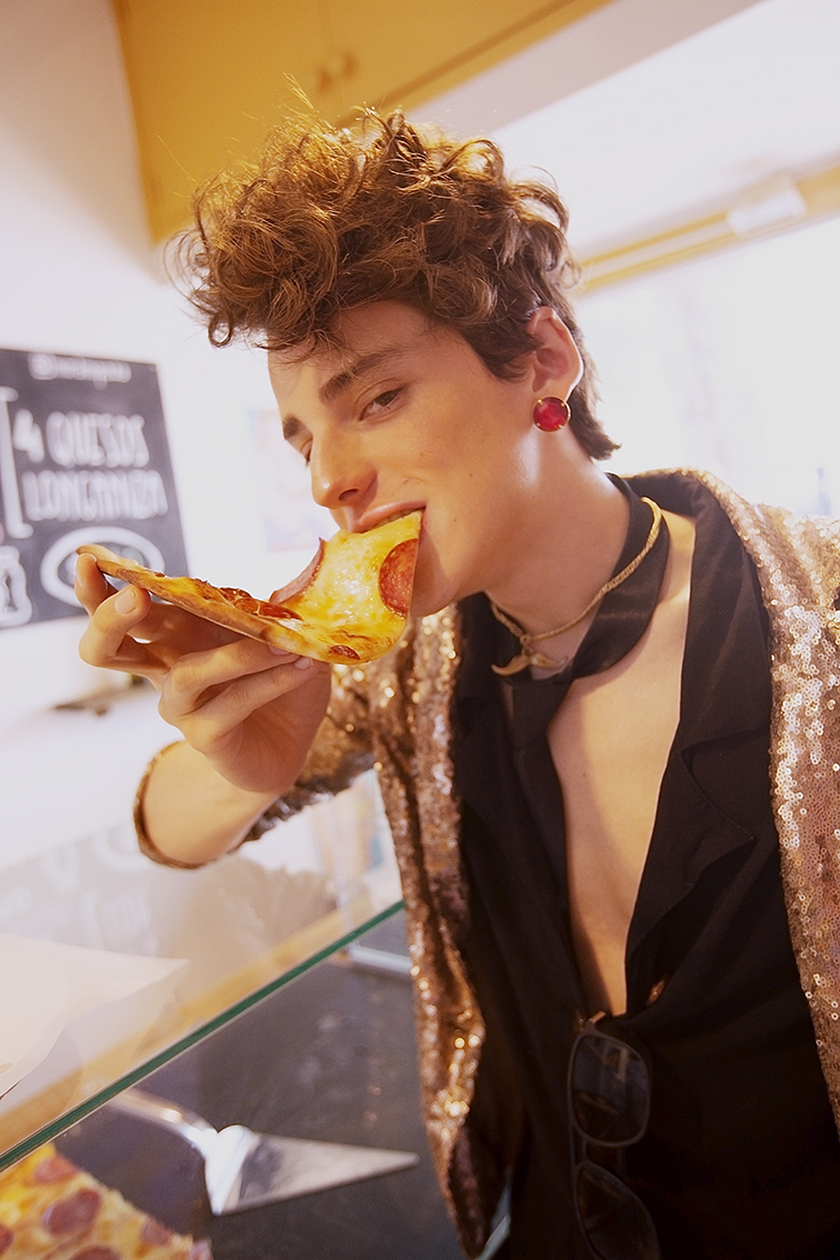 SlippageMag's tweet photo. OUT NOW: "WHOSE HUNGRY?" https://t.co/xFOAzRTGJe https://t.co/FgHRe24tc6