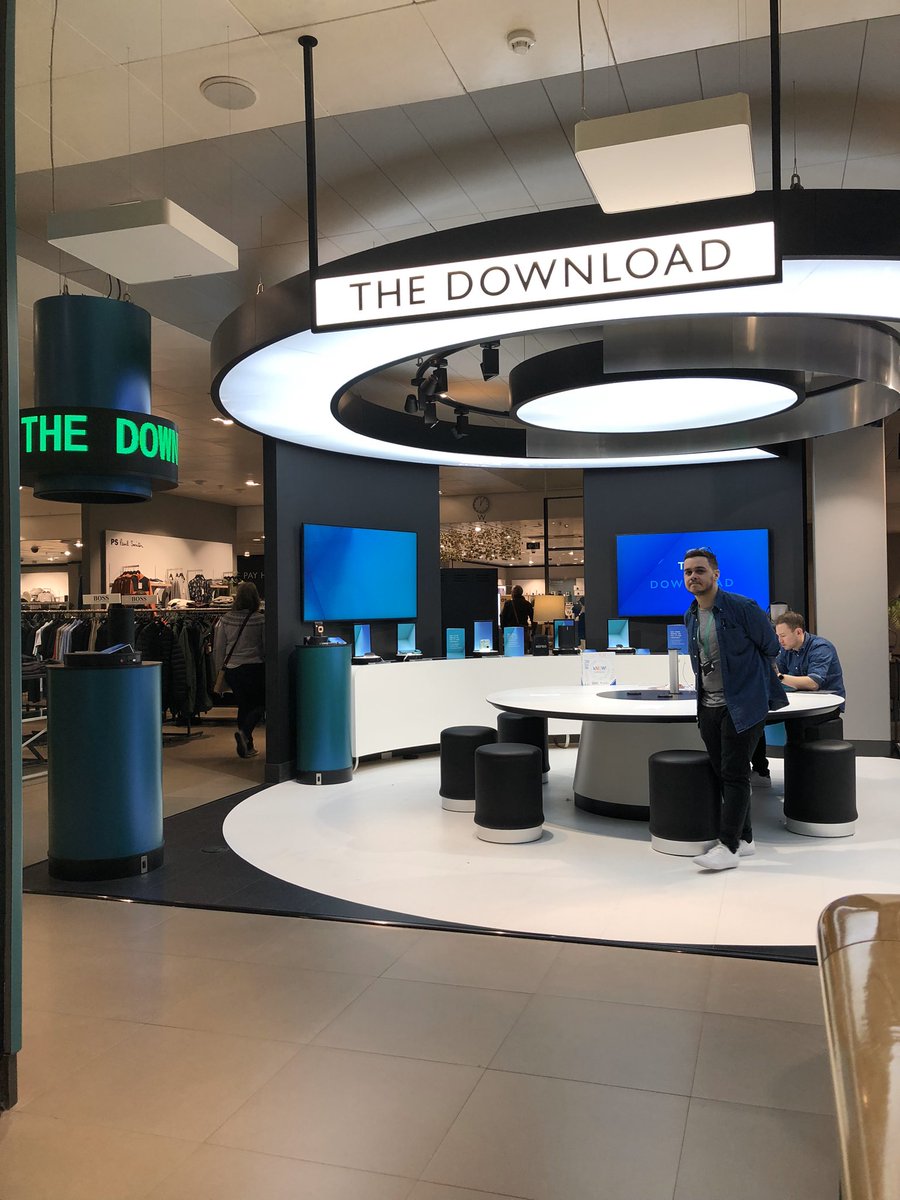 Guestiepie's tweet photo. Experience at the heart of the John Lewis Westquay store raises the bar and sets them apart in a world where good is not good enough #cookeryschool #stylingtalks #techdemos https://t.co/UcEz57AwYX
