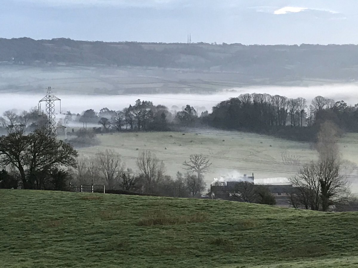 ladypeile's tweet photo. Up above the mist on Bushy Knap #Honiton this afternoon #Awliscombe @EastDevonAONB @BlackdownsAONB @Devon_LNP @NaturalEngland @HonitonWeather https://t.co/O1U0PuBupm