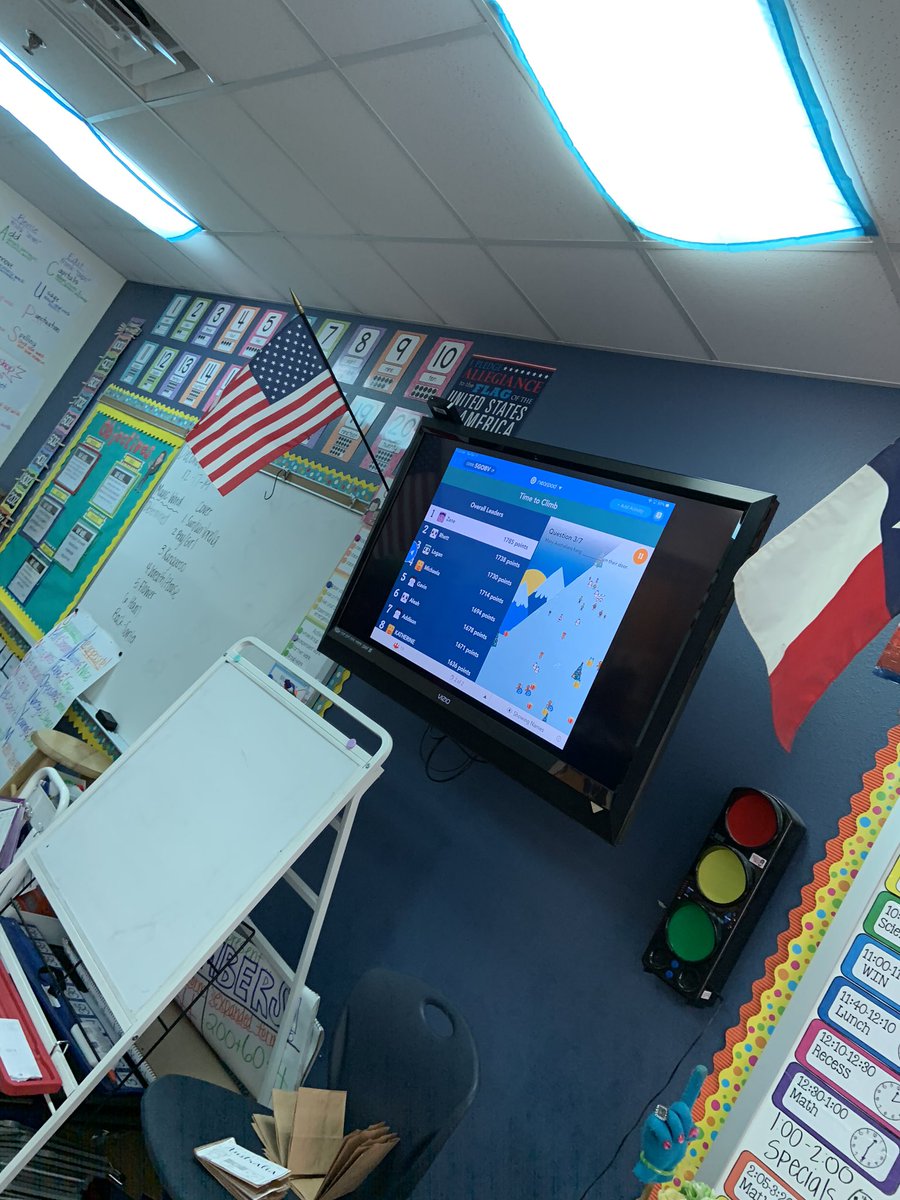 MrsGutierrezCCE's tweet photo. Playing Time to Climb with @MrsYose and @ChristinePyron class to review what we learned about the holiday in Australia! #CCE12Days https://t.co/z5ikbNtSRH