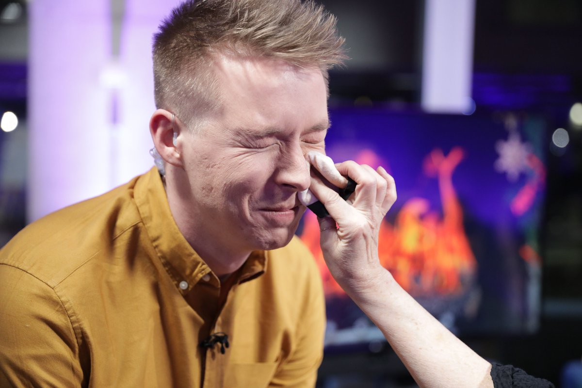 nick_sheridan's tweet photo. Thanks to @fjmcfadzean for catching me at my best during #BBCElectionCafe 2019 - hand courtesy of makeup artist extraordinaire Val. https://t.co/jObMH7aFYw