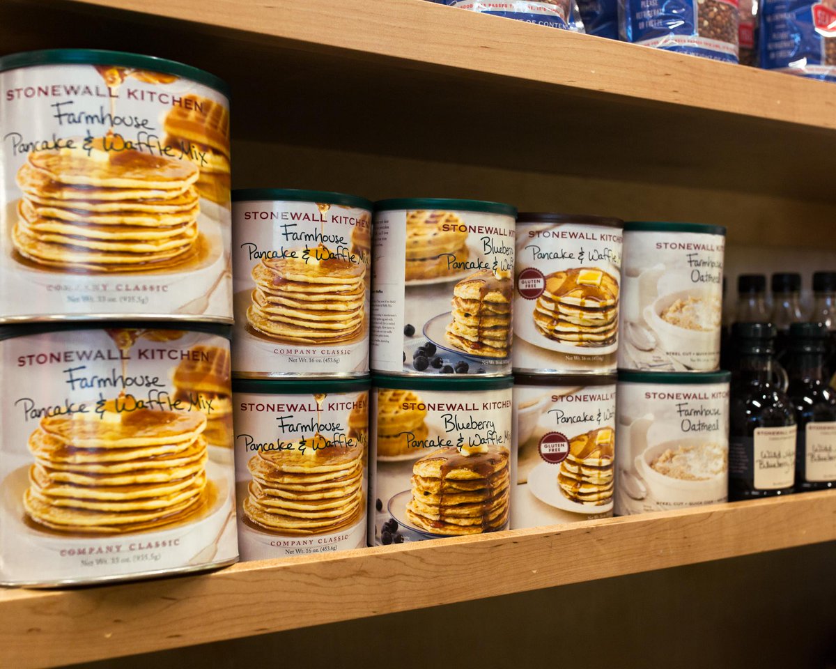 We heard it's #NationalMapleSyrupDay, but what's maple syrup without a big stack of delicious pancakes?! 🤤🥞 @StonewallKitchen is one of the best pancakes mixes out there - perfect for when family is in town for the holidays! #TheButchersMarkets