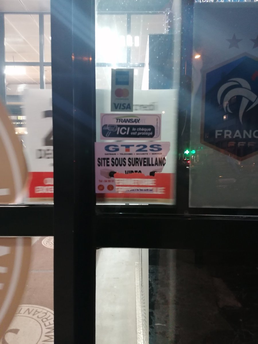 AlexEM34's tweet photo. @CNIL @intermarche Aucune mention concernant les droits d'accès et rectification aux données !!!! Visiblement chez @intermarche la @CNIL on connaît pas 😱 https://t.co/8LhDylbRJ2