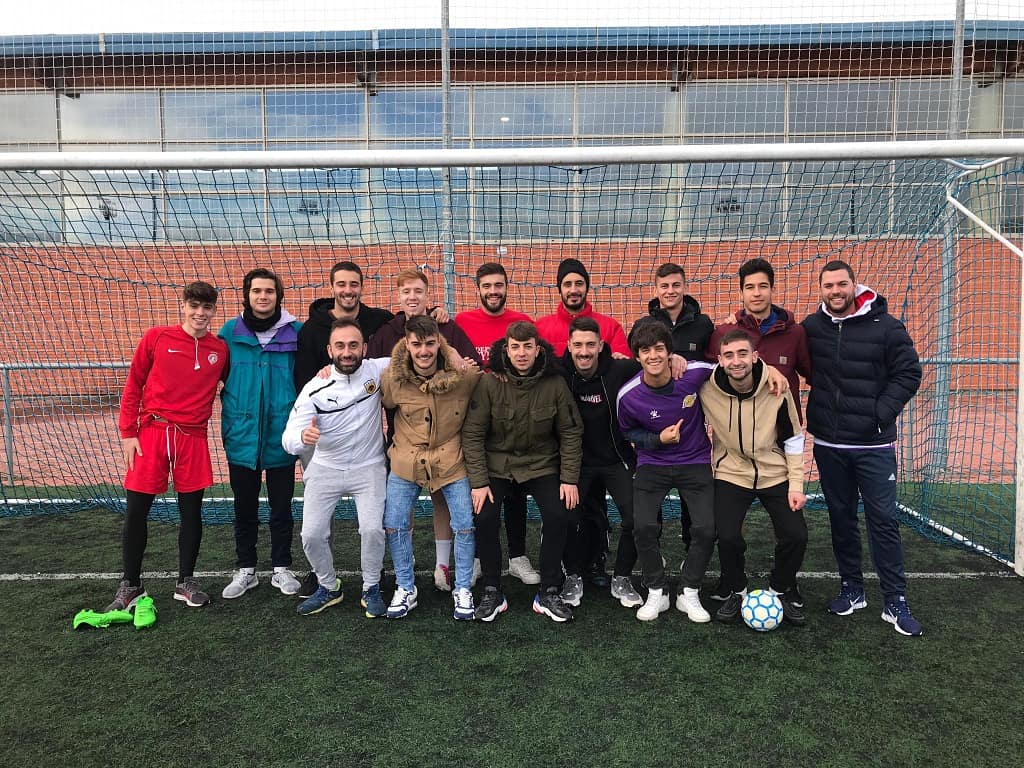 MariAngelesLK's tweet photo. Campeonamos y nos vamos a Burgos ⚽️🏆
#TrofeoRectorF11 #SomosFamilioa https://t.co/RGnczOEJwn