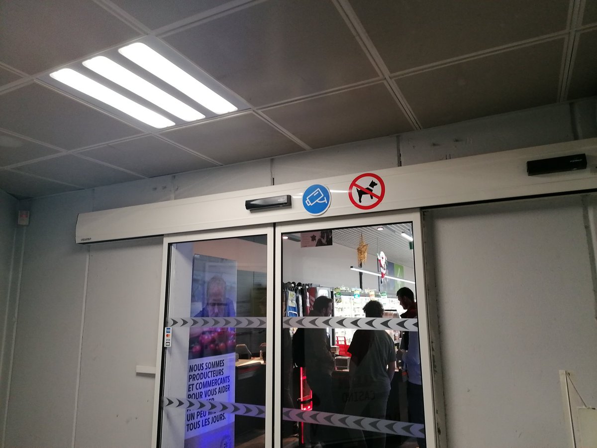 AlexEM34's tweet photo. @CNIL @intermarche Aucune mention concernant les droits d'accès et rectification aux données !!!! Visiblement chez @intermarche la @CNIL on connaît pas 😱 https://t.co/8LhDylbRJ2