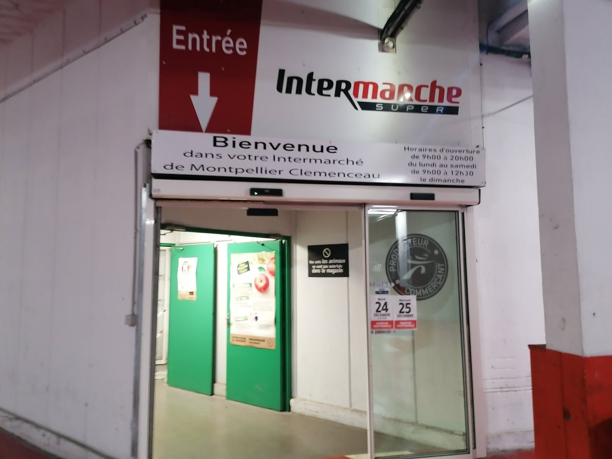 AlexEM34's tweet photo. @CNIL @intermarche Aucune mention concernant les droits d'accès et rectification aux données !!!! Visiblement chez @intermarche la @CNIL on connaît pas 😱 https://t.co/8LhDylbRJ2