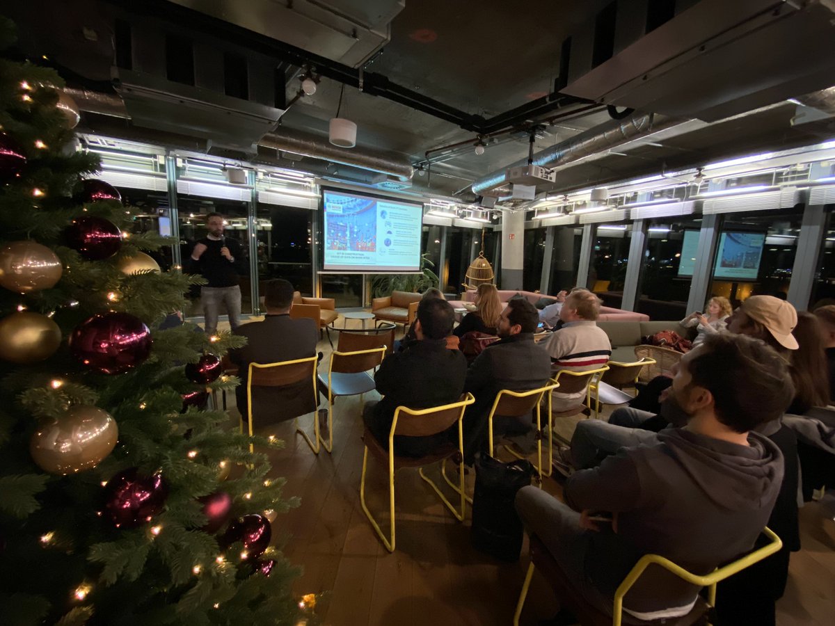 zwitscherMe's tweet photo. Great Xmas #startupharbour #meetup at #weWork bringing an exciting year to an end! Great to have @BoschPowerTools with us giving insights in opportunities in digitalisation! Keep in mind: applications will open again 2/2020 #likeabosch #startup #powertool #bosch https://t.co/QOtyzGte1I
