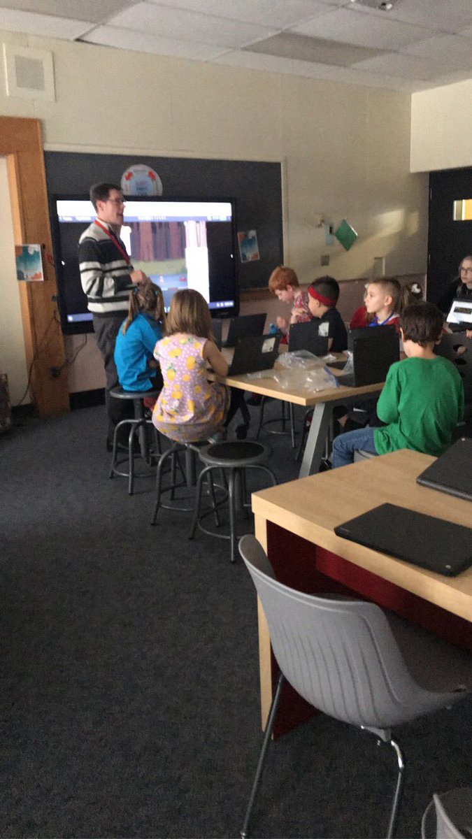 Thank you, Jason Cring @iliketech for teaching my students about the #HourofCode2019. You know they ❤️it when they ask to postpone recess. #werQUEST @QuestElementary