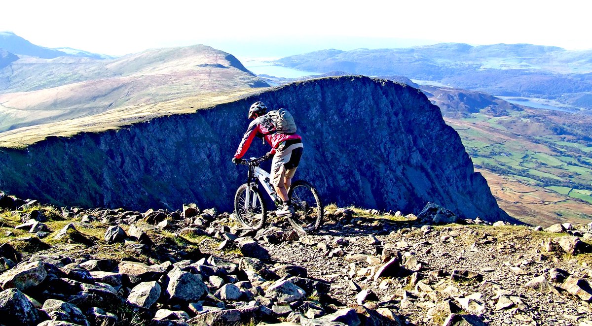 _mbspain's tweet image. Fancy riding somewhere rather special next year?

We can take you there!

telegraph.co.uk/cycling/wales-…

P.S. Our Black Friday deal still applies to all bookings made before the 20th December!

—————————————
—————————————

 #mtb #holiday #wales #findyourepic #vacation #cycling