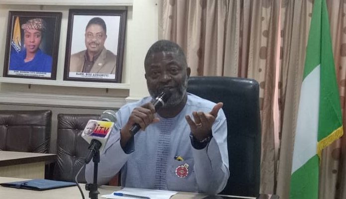 swiftreporters's tweet photo. NIPOST Is Leveraging On Digital Technology To Address The Nation’s Socio-economic Problems – Bar. Adegbuyi
https://t.co/lB8ziPLJoi @pmg_ng @DrIsaPantami @NIPOSTNG @gbuyilaw @FMoCDENigeria @UwaSuleiman 

#NIPOSTNG https://t.co/aAMYQYOwV8