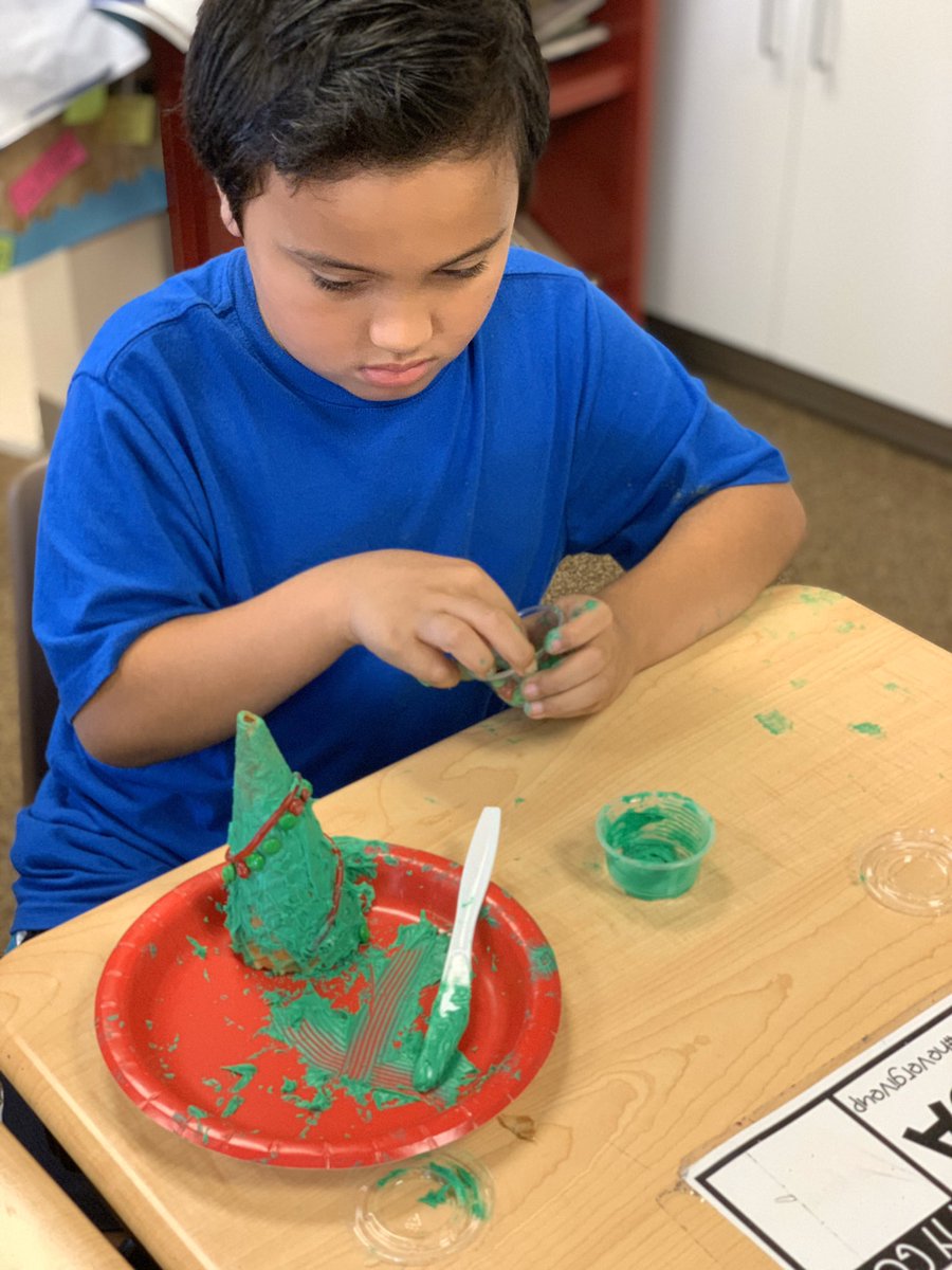 teachingtidbit's tweet photo. Christmas Tree STEM challenge 🎄 because the cones are on level ss must find a way to get their trees to stand tall like the Rockefeller Tree we learned about in “The Carpenter’s Gift” #storybookstem #makelearningfun #wearegulf https://t.co/GYUsFrPWRs