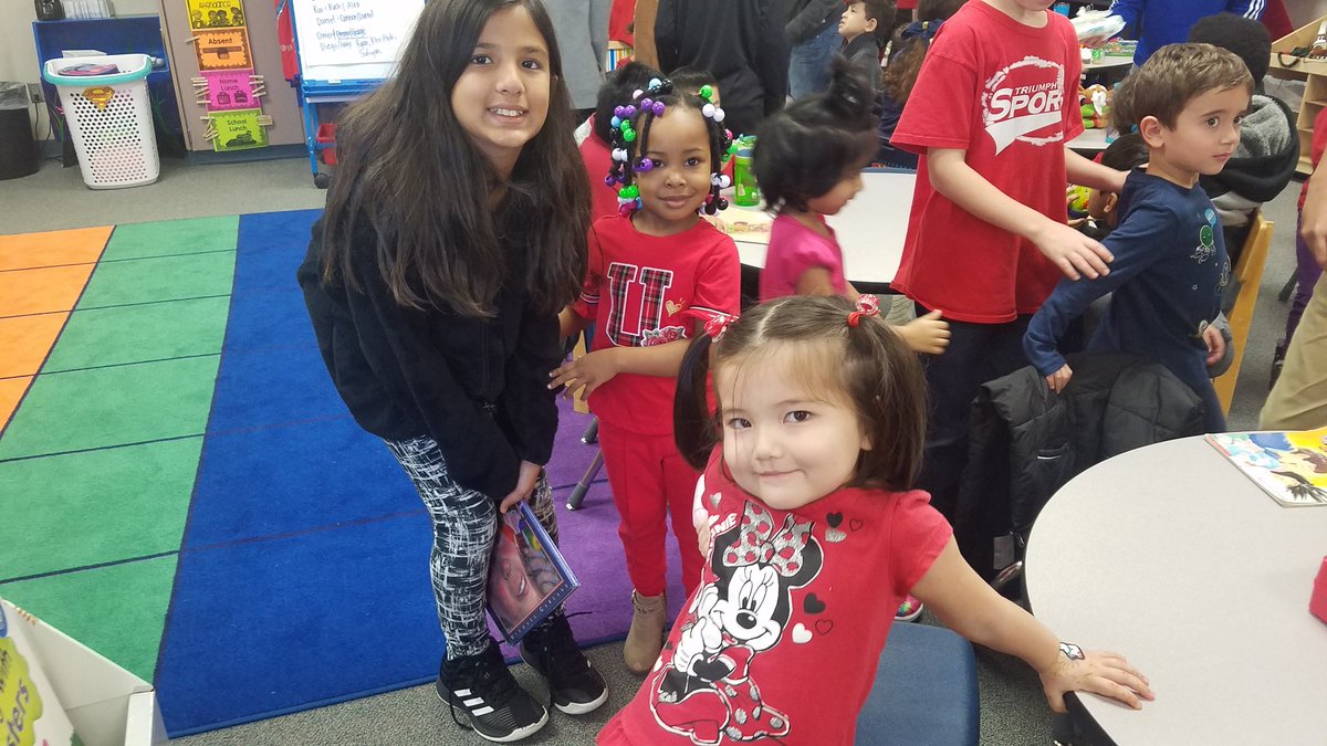BakersFab5th's tweet photo. Reading, board games, and cupcakes with our pre-k buddies. #aleapahead @stephanie_viado @BBE_Bullfrogs https://t.co/Fn7LRrJZyu