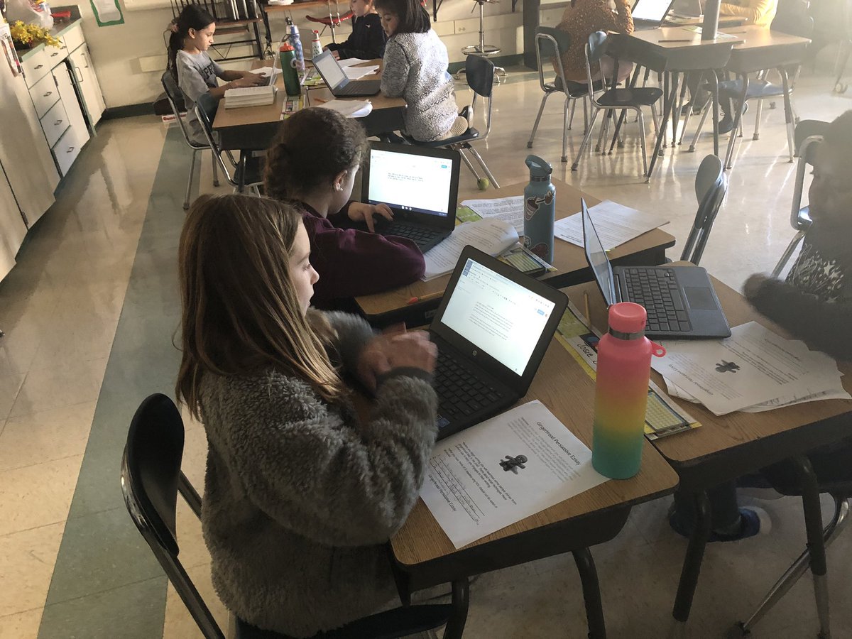 4RoederLSS's tweet photo. Who says you can’t make a classroom cozy?  Writing gingerbread cookie persuasive essays by a crackling fire.  @4RoederLSS @ExeterLSS https://t.co/DB6Aus4Gyv