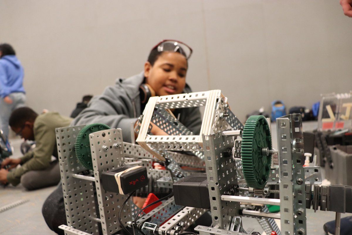 The Raiderbots made it to the Semifinals of "Battle of the Bridge," the largest VEX Robotics tournament on the East Coast! #sjhsraiders #pwcsproud #positivelypwcs