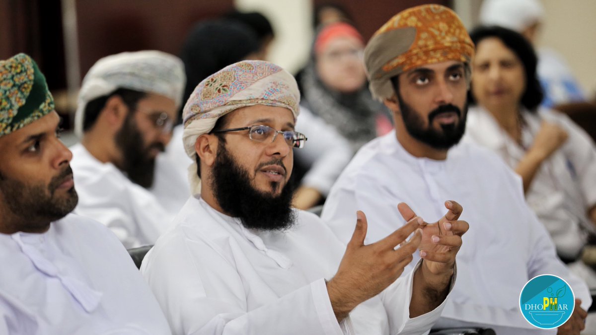dhophar1's tweet photo. عقد قسم الصيدلة اليوم الافتتاح الرسمي لمركز المعلومات الدوائيه في #مستشفى_السلطان_قابوس وهي خدمة متخصصة يقدمها الصيادلة لتعزيز المعرفة في ترشيد صرف واستخدام الأدوية والحد من الأخطاء الدوائية لتقديم خدمة عالية الجودة في التعامل واستخدام الدواء وتحسين خدمة رعاية المرضى https://t.co/YGZVuVVWVt