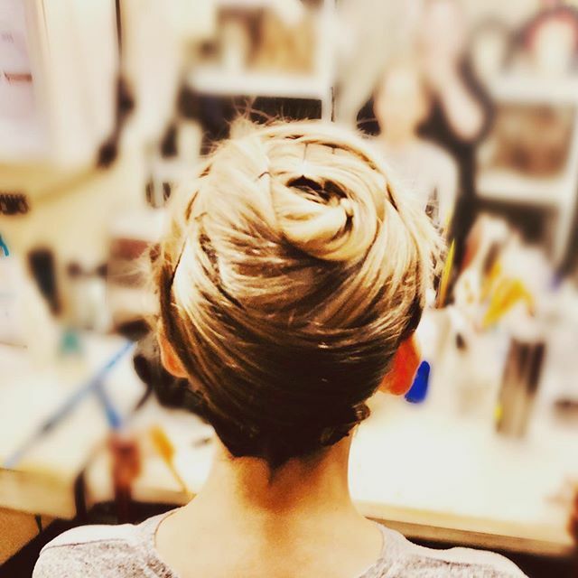 beccaleejackson's tweet photo. Sometimes it’s time for a new character and a new wig .
.
.
.
.
#actor #theater #wigfitting beccajackson #beccaleejacjson #actress #comingsoon #woni #womanofnoimportance https://t.co/J6BACXWWyC https://t.co/xsbhFpeF9z