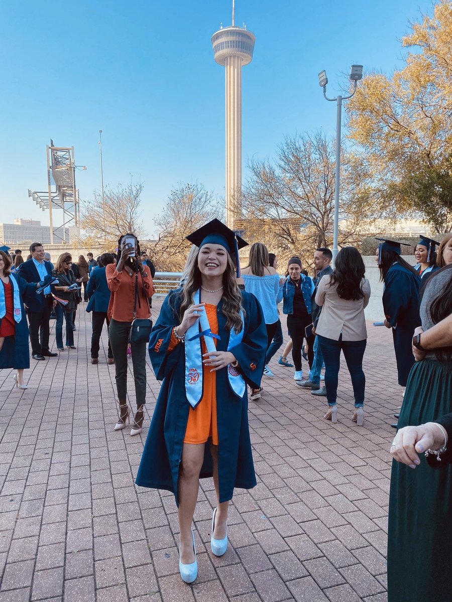 karivillanueva_'s tweet image. The smile on my face says it all. #UTSAGrad19 Now &amp;amp; Forever 🧡✨💙