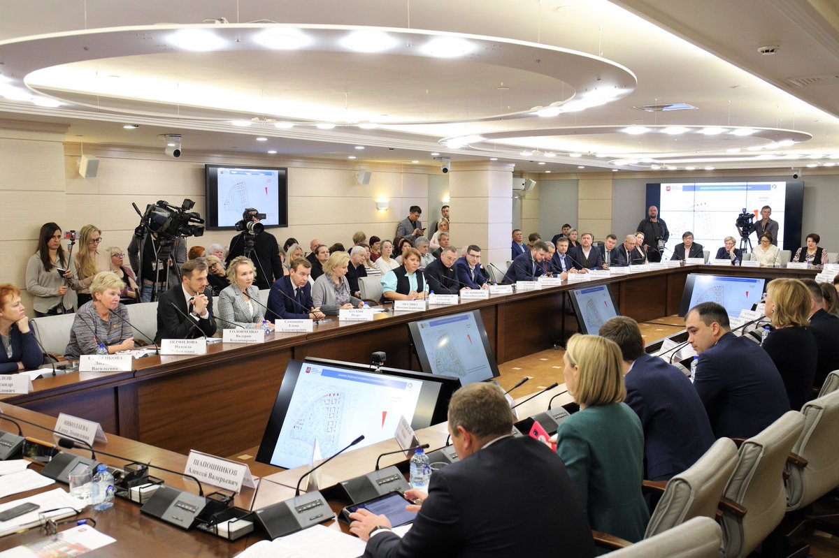 OrloffStepa2016's tweet photo. Сегодня прошел круглый стол по крайне важной    теме для миллионов москвичей, как и участников, так и жителей районов программы, - «Актуальные вопросы реализации программы реновации жилищного фонда в г. Москве».  
 #МГД #реновация #ЕР #МояМосква https://t.co/AYuRchTPQr
