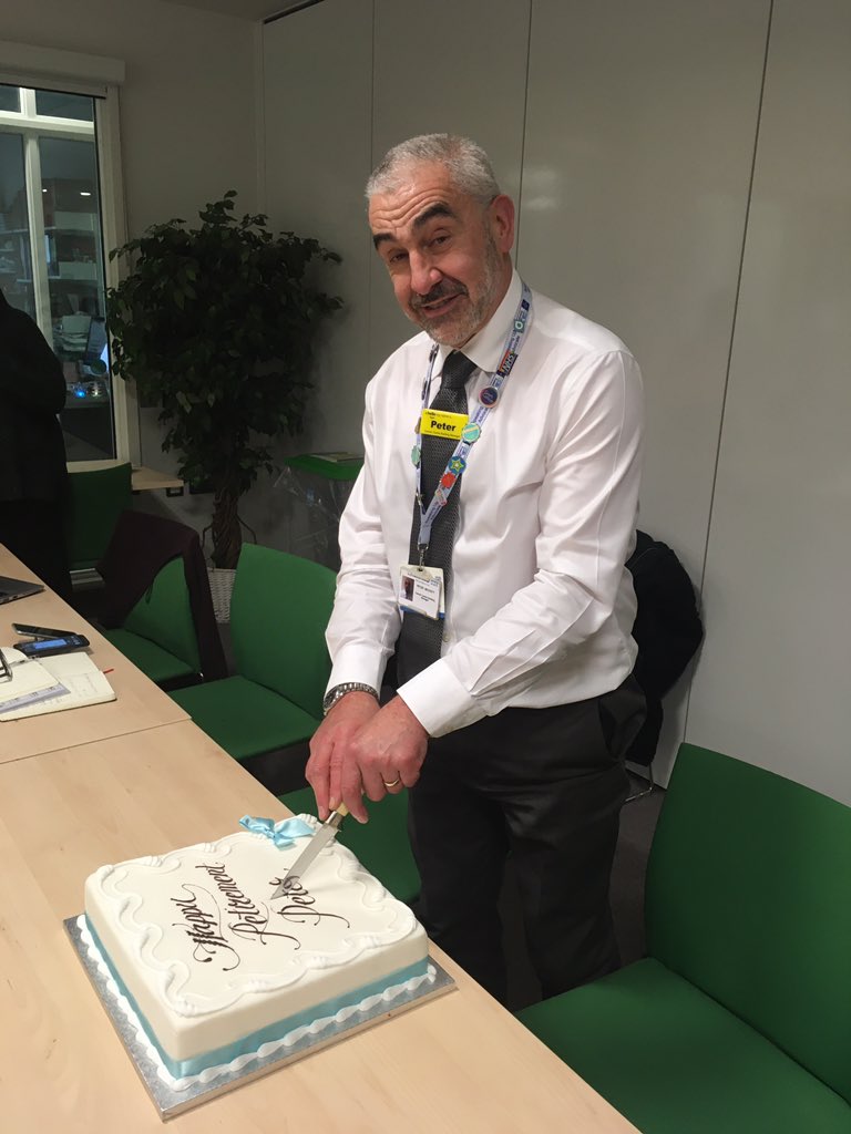 Cancer Centre at Guy’s building manager, digital town crier and all round hero Peter Beckett tucks into the first (of no doubt many) cakes to celebrate his retirement. Peter - many congratulations. You’ll be sorely missed ! @GSTTnhs #GuysCancer