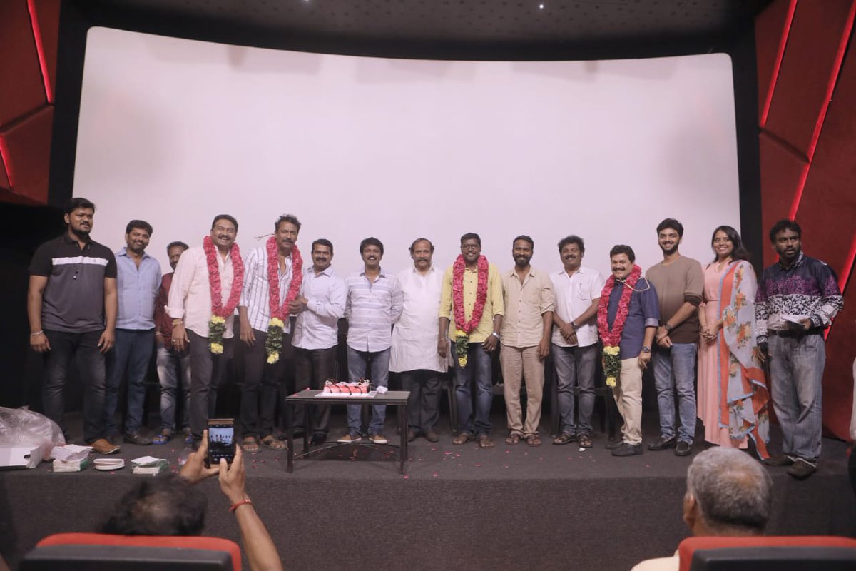 Anbazhagan_dir's tweet image. @ adutha saattai success meet!