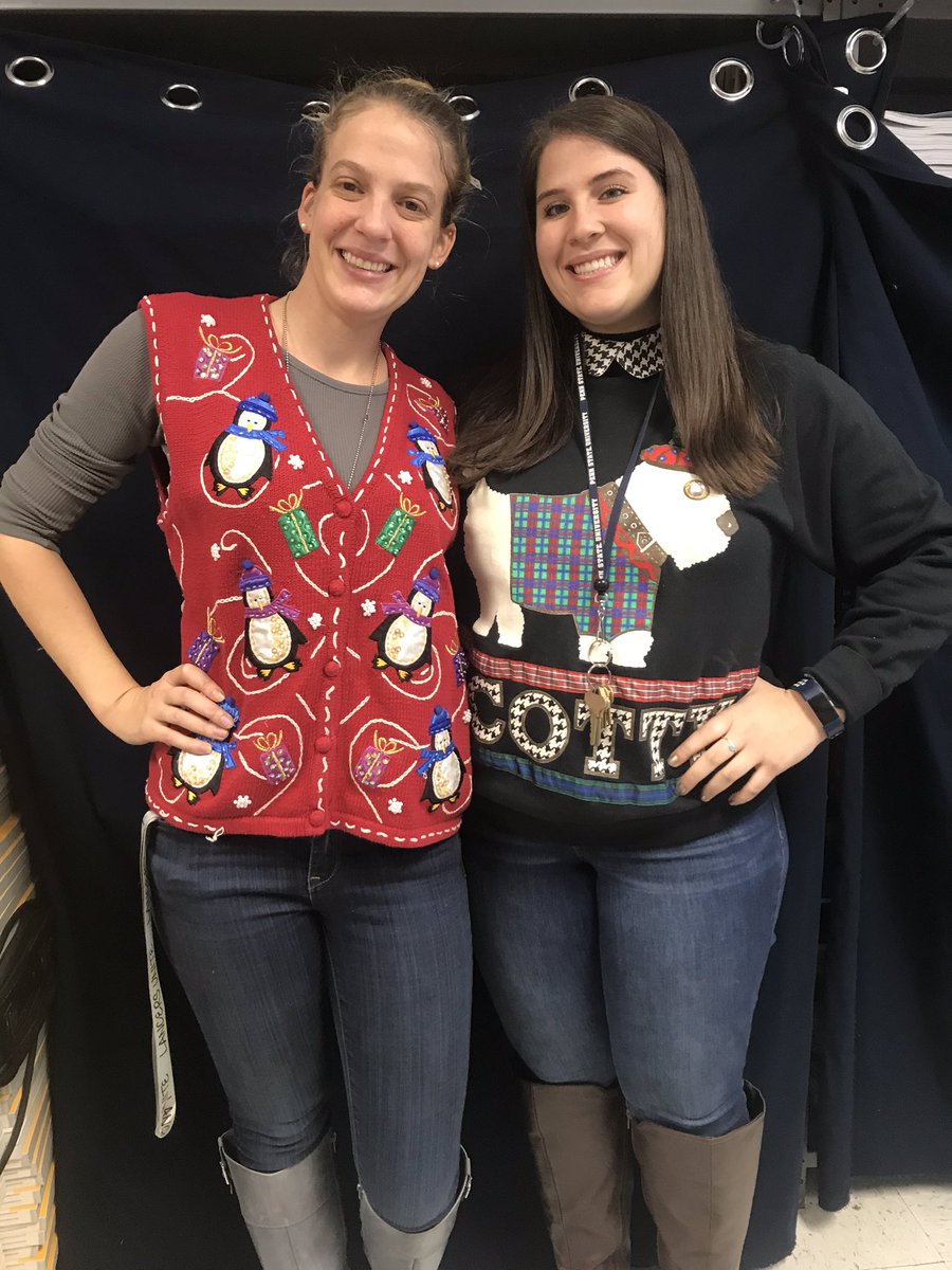 willafromwled's tweet photo. Las maestras de español #holidayspiritfaculty https://t.co/JyHnIewWMr