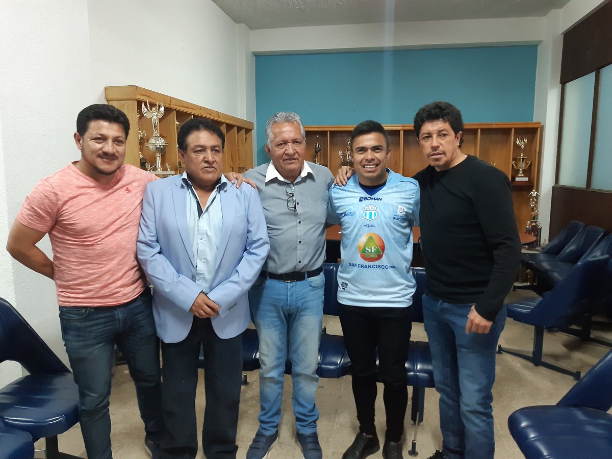 Jhony Uchuari nuevo jugador de <a href="/Macara_Oficial/">Club Dep. Macará</a> <a href="/StudioFutbol/">StudioFútbol ⚽</a> @StereoFiesta1 <a href="/Macara_Info/">Club Dep. Macará Info</a> <a href="/ECUAGOL/">Ecuagol</a>
